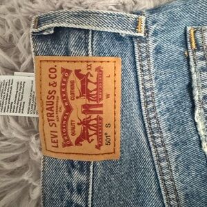 Levi 501 dark wash, 24 waist
